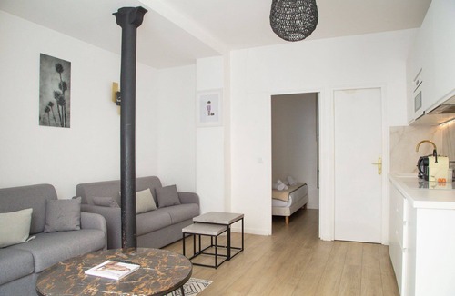 Quartier de l'Ecole-Militaire Apartment | Suite Pierre 28 - Cosy Apt in the Heart of Paris 7