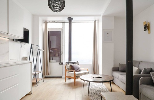 Quartier de l'Ecole-Militaire Apartment | Suite Pierre 28 - Cosy Apt in the Heart of Paris 7