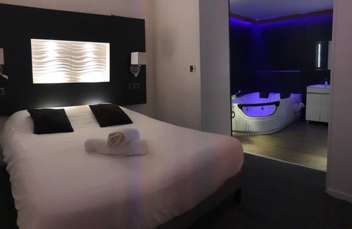 Emanville House | Suite Pour 2 Avec Jacuzzi Privatif