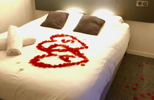 Emanville House | Suite Pour 2 Avec Jacuzzi Privatif