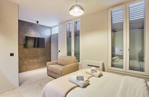 Vincennes Apartment | Suite Premium facing the Chateau de Vincennes