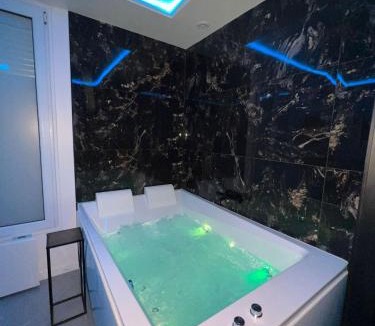 Dreux Apartment | Suite Prestige Balnéo