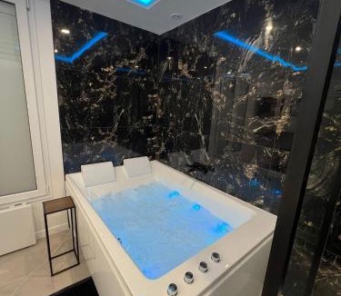 Dreux Apartment | Suite Prestige Balnéo