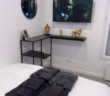 Dreux Apartment | Suite Prestige Balnéo