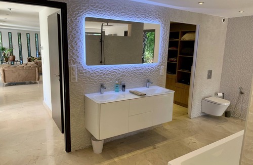 Jacou Bed & Breakfast | Suite Prestige Dans une Villa Luxueuse Avec Tout Confort et Services