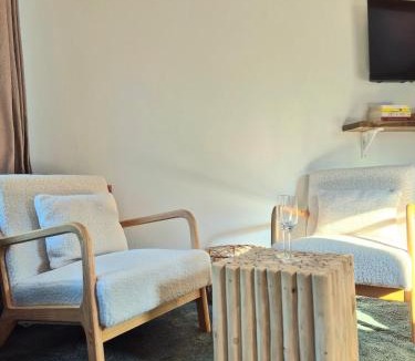 Banne Ski Chalet | Suite privée indépendante en bois- Sud Ardèche