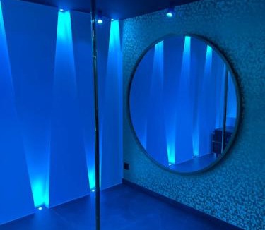 Bonneville Apartment | Suite Privée Romantique - Jacuzzi & Hammam