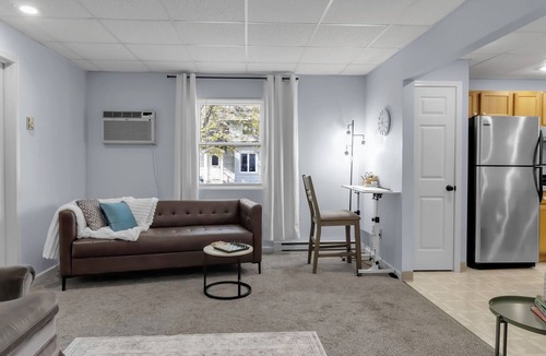 Akron Apartment | Suite Retreat: quiet comfort on walkable village lane