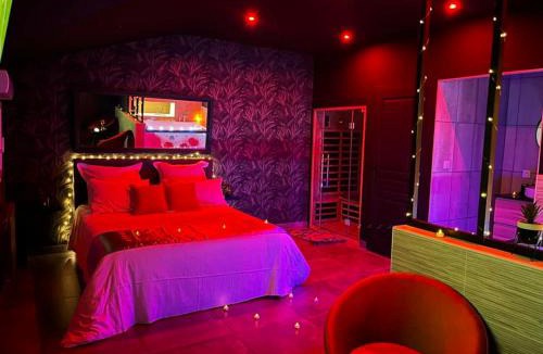 Saint-Genest-Lerpt Apartment | Suite romantique avec ambiance cocooning