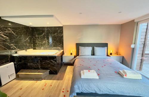 Cuincy Apartment | Suite Romantique - Balneo Privé - Parking