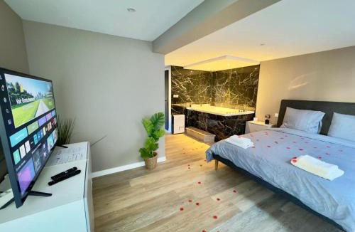 Cuincy Apartment | Suite Romantique - Balneo Privé - Parking