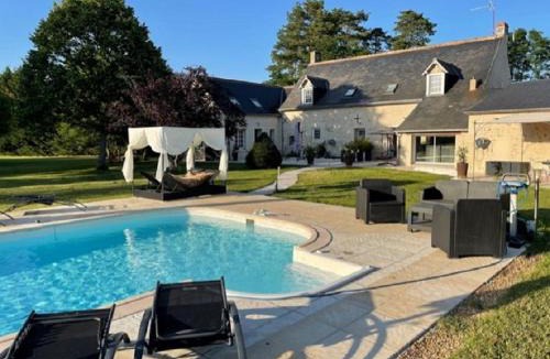 Clere-les-Pins Bed & Breakfast | SUITE ROMANTIQUe