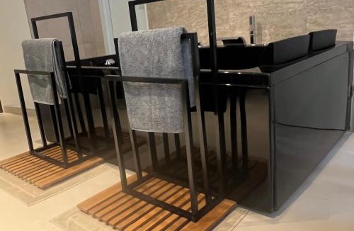 La Brillanne Apartment | Suite ROMANTIQUE HAUT DE GAMME POUR ADULTE