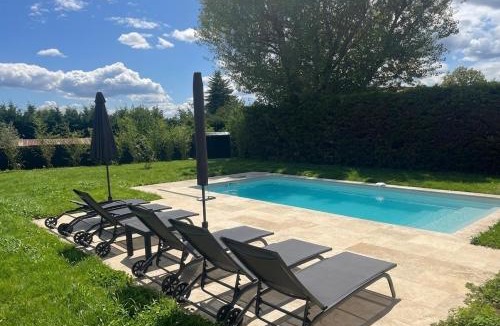 Rousson Villa | Suite romantique LMF SPA intérieur piscine privés jardin et lit King size