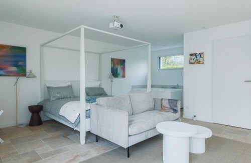 Le Bernard Apartment | Suite romantique proche mer climatisée avec balnéo, video projecteur et piscine