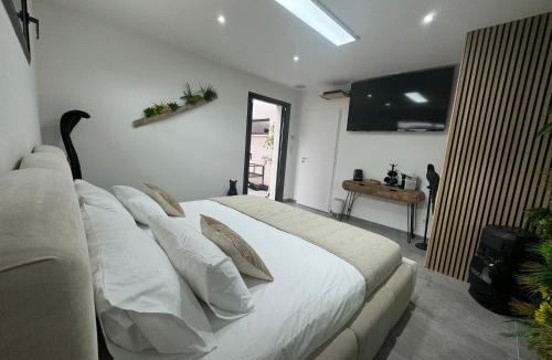 Les Mages Bed & Breakfast | Suite Romantique Reve d Amazonie option espace Spa complet en supplément