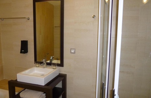 Belleville-sur-Loire Hotel | SUITE room Dee Dee BRIDGEWATER