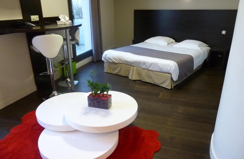 Belleville-sur-Loire Hotel | SUITE room Dee Dee BRIDGEWATER