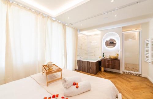 Puymirol Apartment | Suite ROYALE by LALIE - Luxe SPA