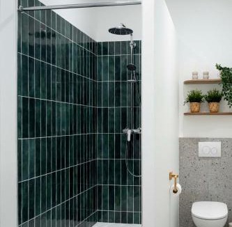 Nemours Apartment | Suite sensuelle balnéothérapie et fauteuil tantra