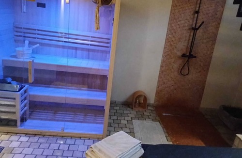 Sainghin-en-Melantois Apartment | Suite & spa