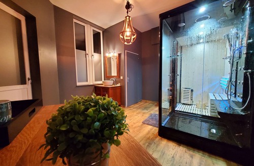 Saint-Amand-les-Eaux Other | Suite spa Privatif Dans un Manoir