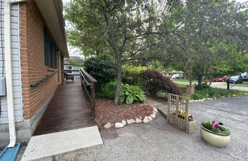 Yellow Springs House | Suite Springs