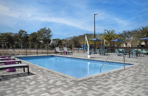 Weston Hotel | Suite Stay | 4.3 mi to Sawgrass Mills & Everglades Park