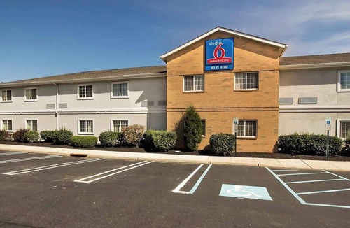 East Brunswick Hotel | Suite Stay Off Route 18