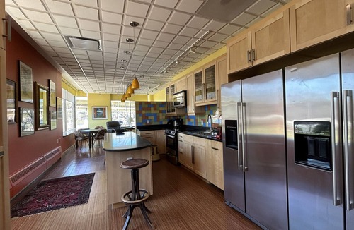 Downtown Pittsburgh Apartment | Suite steps from the Draft Experience at Point State Park - sleeps 8