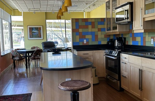 Downtown Pittsburgh Apartment | Suite steps from the Draft Experience at Point State Park - sleeps 8