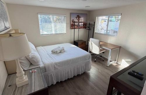 Bankers Hill House | Suite Steps to San Diego Top Spots