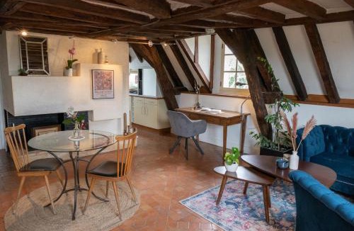 Downtown Angers Apartment | Suite Toussaint - Calme & Authentique