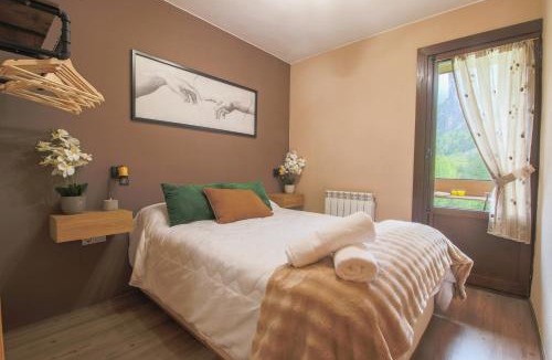 Torla-Ordesa Apartment | Suite Vistas Únicas a Ordesa y MontePerdido - Piscinas - Barbacoa