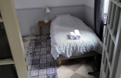 Amboise Bed & Breakfast | Suite with adjoining room facing clos Lucé