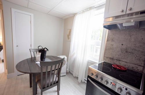 Rouyn-Noranda Apartment | Suite with closed bedroom and sofa bed near Plage Kiwanis (Le Centre-Ville)