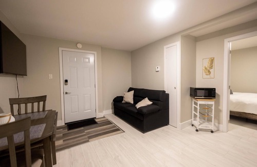 Rouyn-Noranda Apartment | Suite with closed bedroom and sofa bed near Plage Kiwanis (Le Centre-Ville)