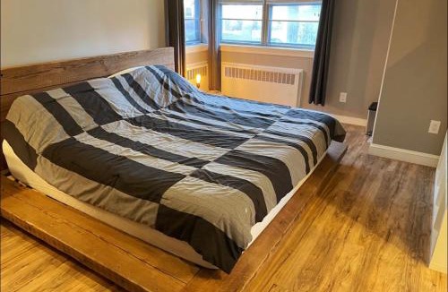 Silver Spring House | Suite with King Size Bed