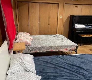 Silver Spring House | Suite with King Size Bed