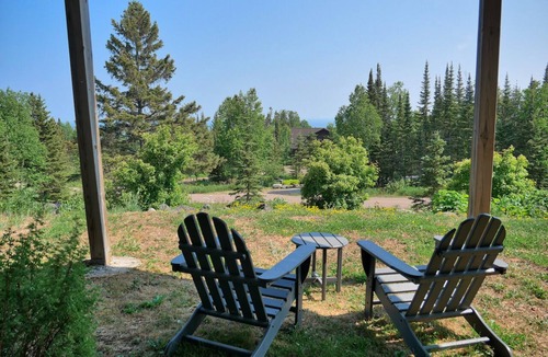 Lutsen House | Suite with lake views next to golf course, hiking and winery! Pet friendly.