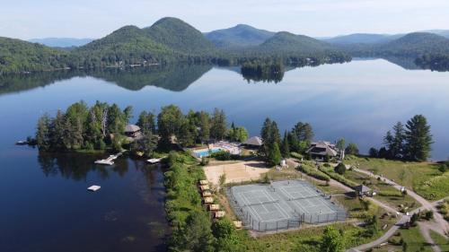 Lac Superieur Village House | Suite with mountains view & Resort access