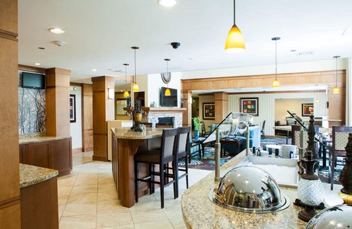 Energy Corridor Apartment | Suite with Pool Access, Free Shuttle, Buffet Breakfast + 24h Business Center