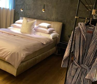 Muhlebach Apartment | Suite3, 7 min walk from Operahouse