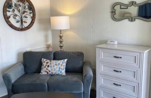 Helena House | Suites 35 +Up - Victorian Queen