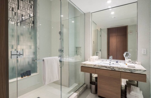 Brickell Hotel | Suites at SLS Lux Brickell managed by CE