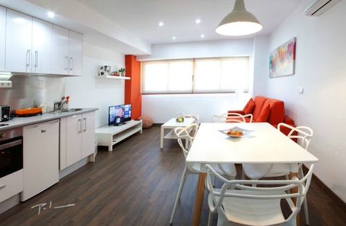 Ensanche Diputacion Apartment | Suites of Colors in the Center of Alicante