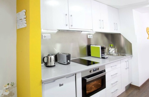 Ensanche Diputacion Apartment | Suites of Colors in the Center of Alicante