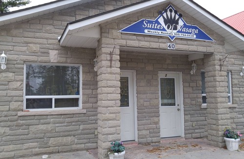Wasaga Beach Cottage | Suites of Wasaga Beach - Area 2-mins walk Beach 1