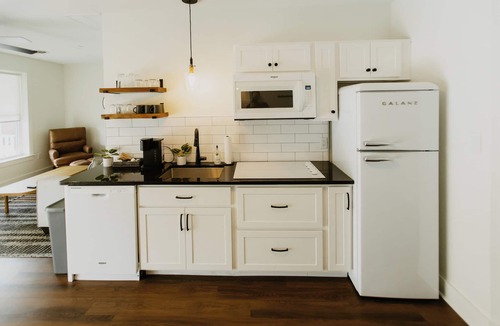 Dalton Apartment | Suites on Main - Unit 4