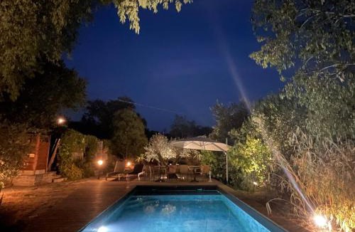 Saint-Hippolyte-du-Fort Bed & Breakfast | Suites romantiques avec Jacuzzi privatif ou baignoire ronde Terrazzo